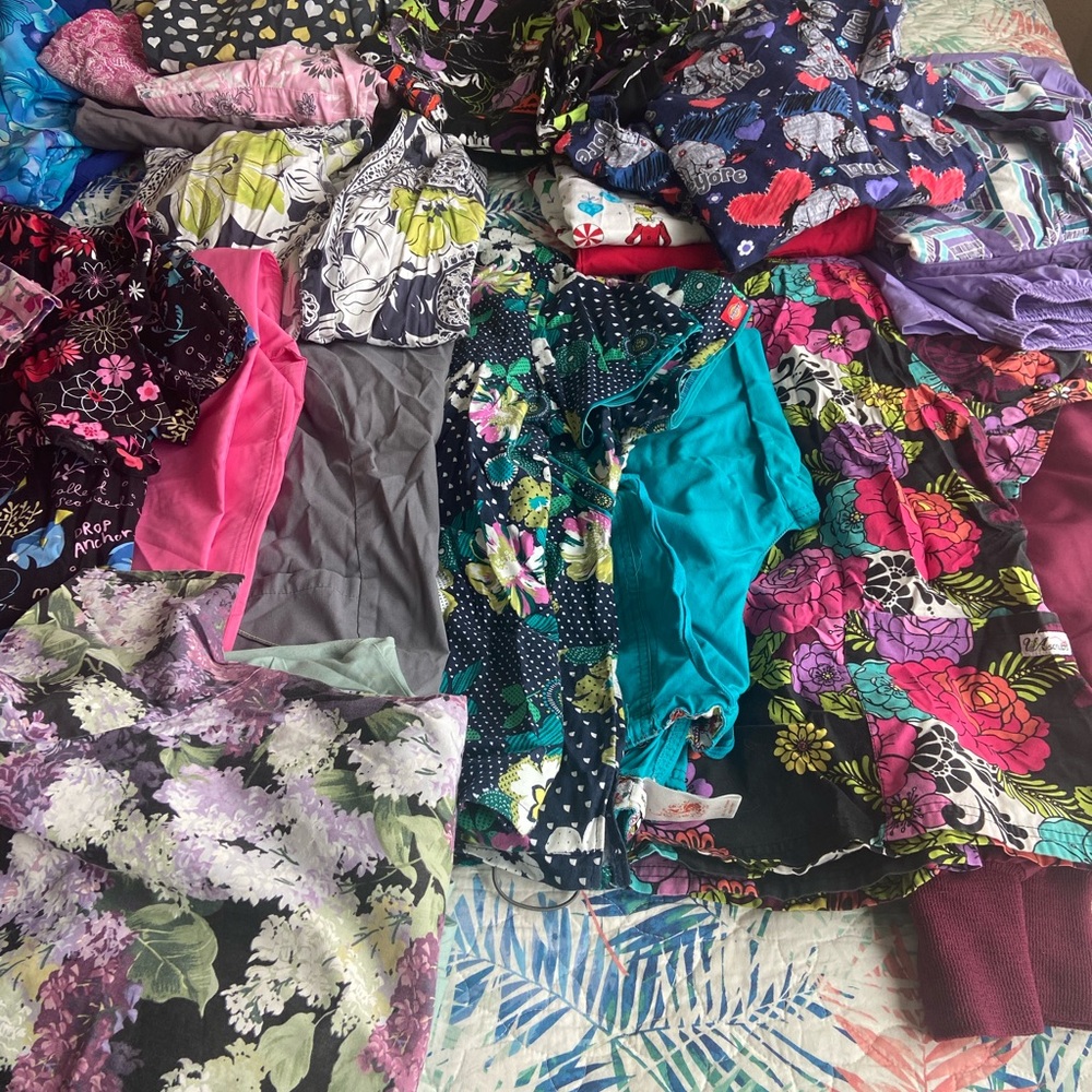 Scrub Bundle - Picture 2 of 5